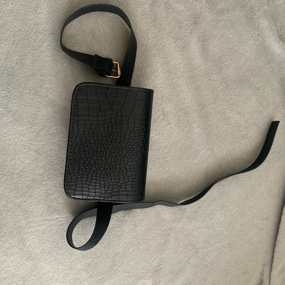 It’s a belt with a little pack on it